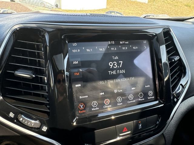 Used 2022 Jeep Cherokee Limited image 16