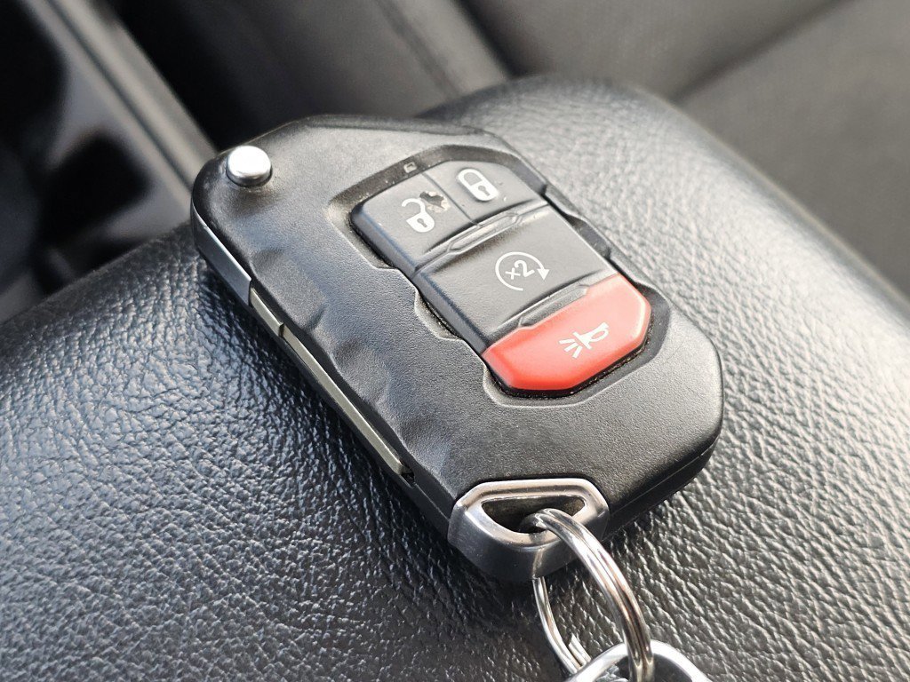 Used 2023 Jeep Wrangler Unlimited Sport AWD/4WD image 36