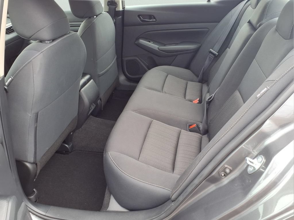 Used 2025 Nissan Altima 2.5 SV FWD image 23