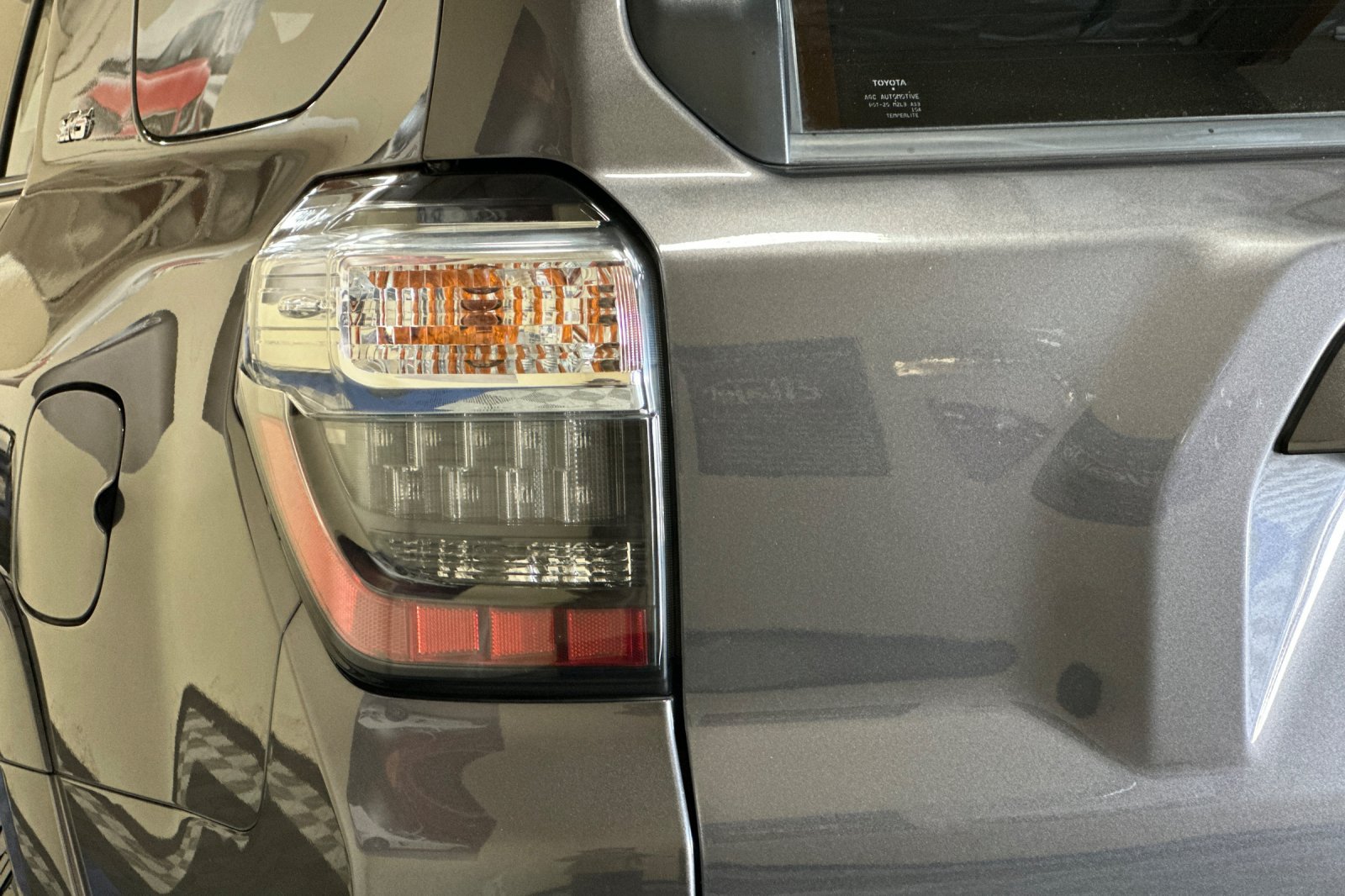 Used 2018 Toyota 4Runner SR5 AWD/4WD image 46
