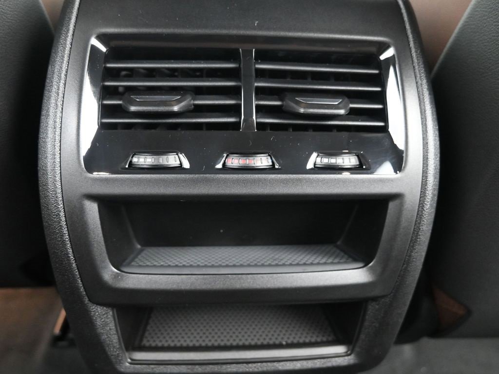 New 2026 BMW X5 xDrive50e image 32