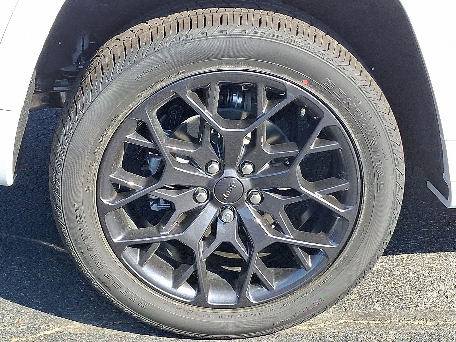 New 2025 Jeep Grand Cherokee Summit image 5