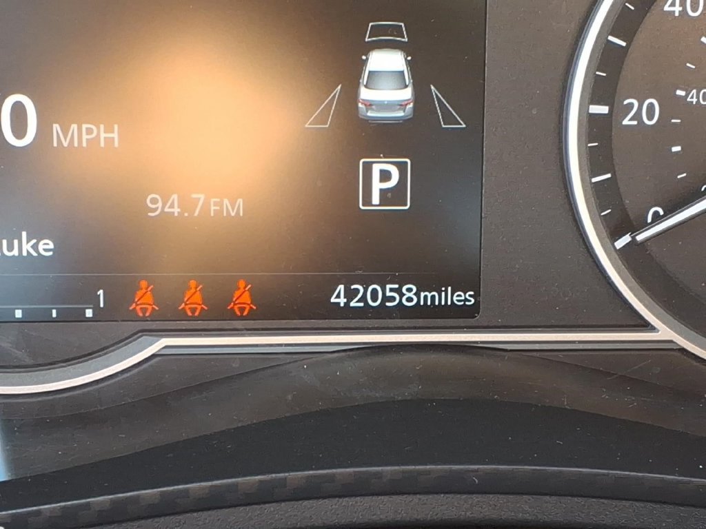 Used 2025 Nissan Versa SV FWD image 23