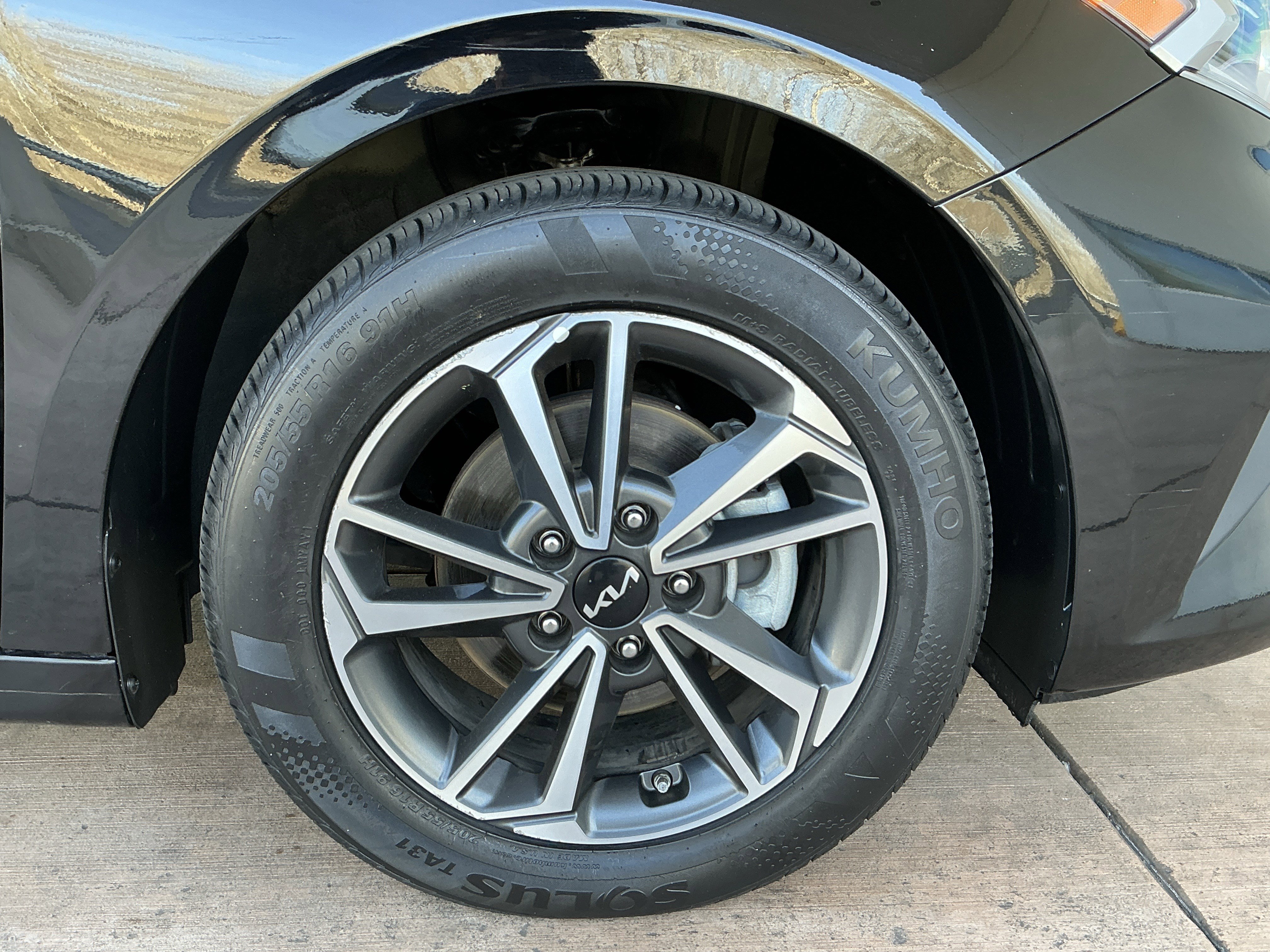 Used 2023 Kia Forte LXS w/ LXS Technology Package image 28