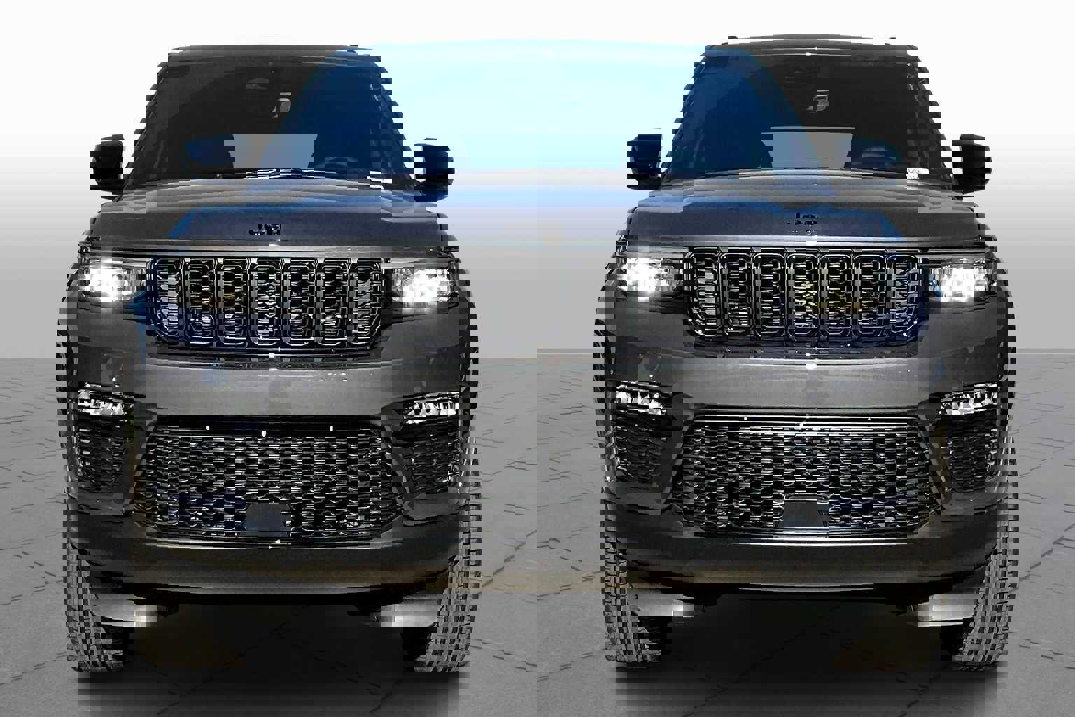 New 2025 Jeep Grand Cherokee Limited w/ Black Appearance Package image 4