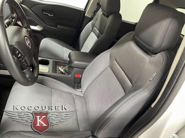 Used 2024 Nissan Frontier SV w/ SV Convenience Package AWD/4WD image 12