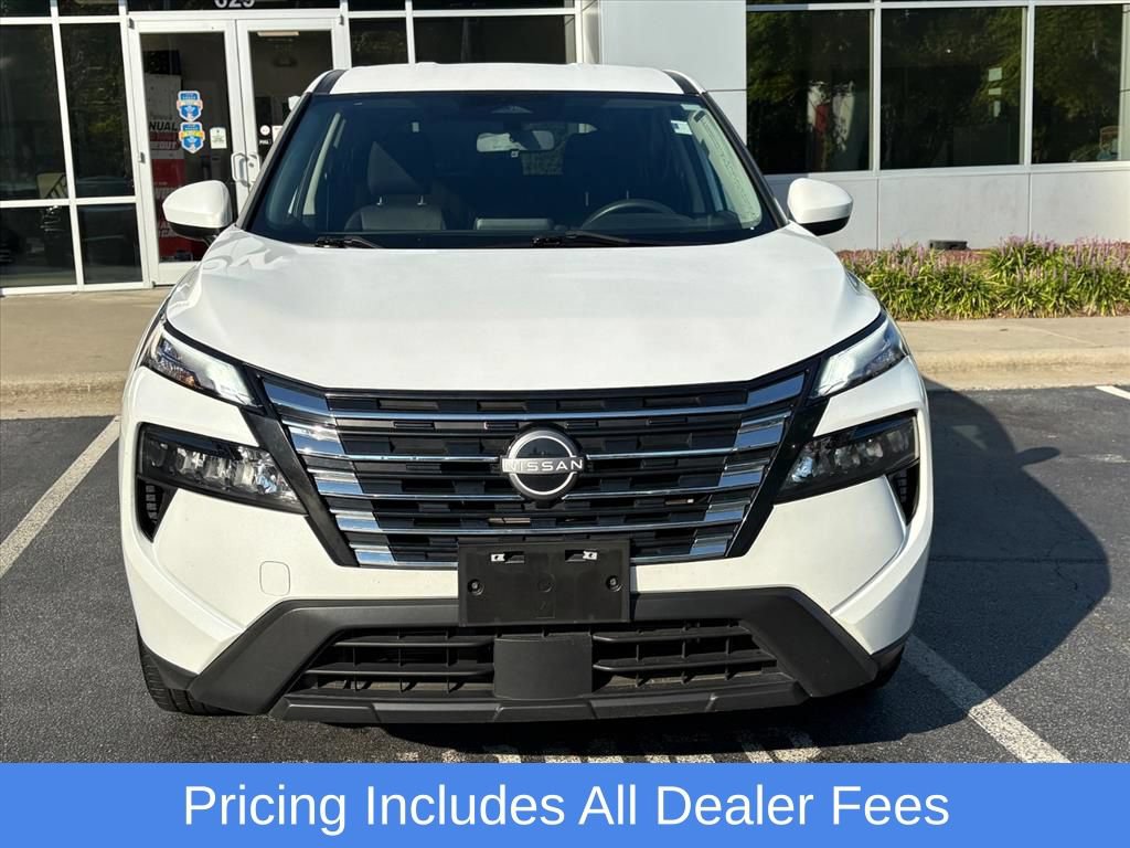 Used 2024 Nissan Rogue SV AWD/4WD image 4