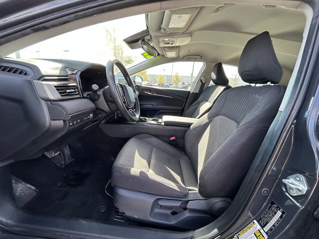 Used 2025 Toyota Camry LE image 12