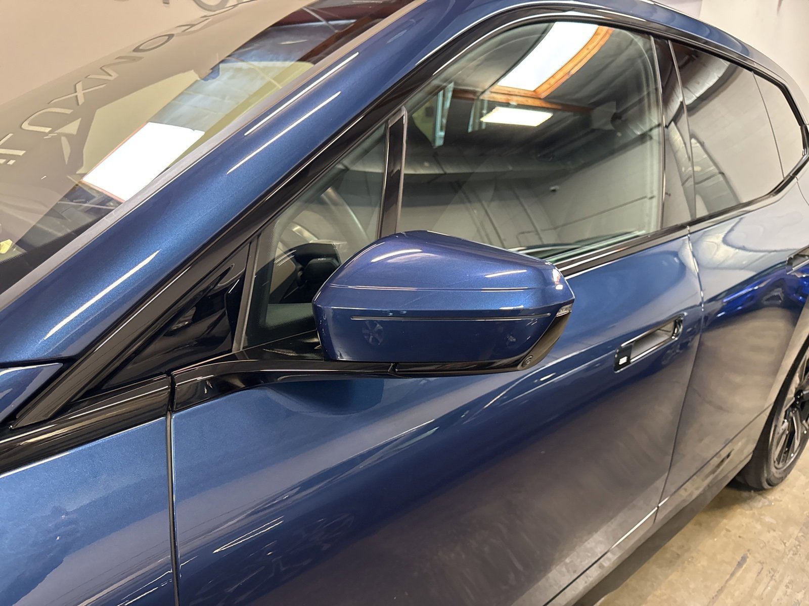 Used 2025 BMW iX xDrive50 w/ Premium Package image 6