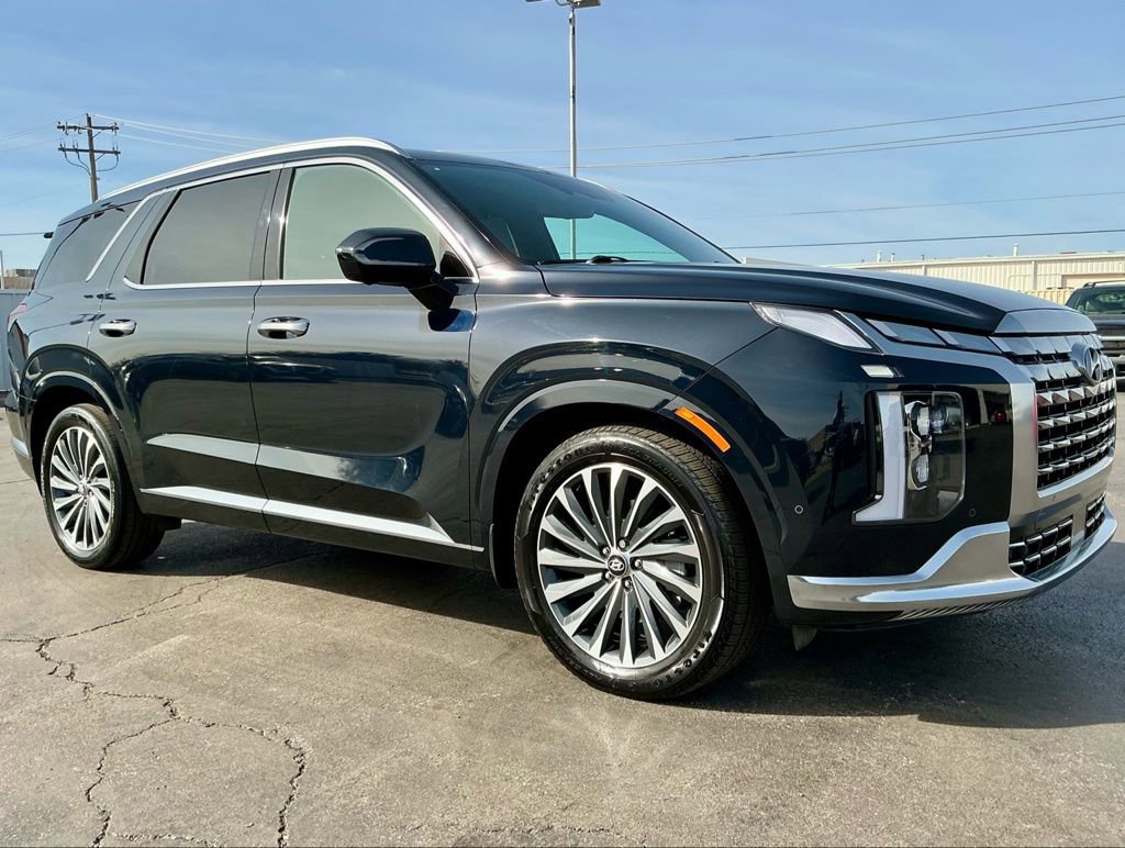 Used 2024 Hyundai Palisade Calligraphy image 6