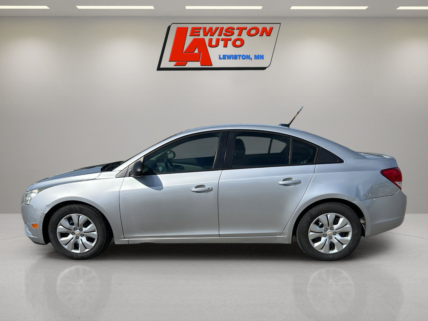 Used 2013 Chevrolet Cruze LS FWD image 10