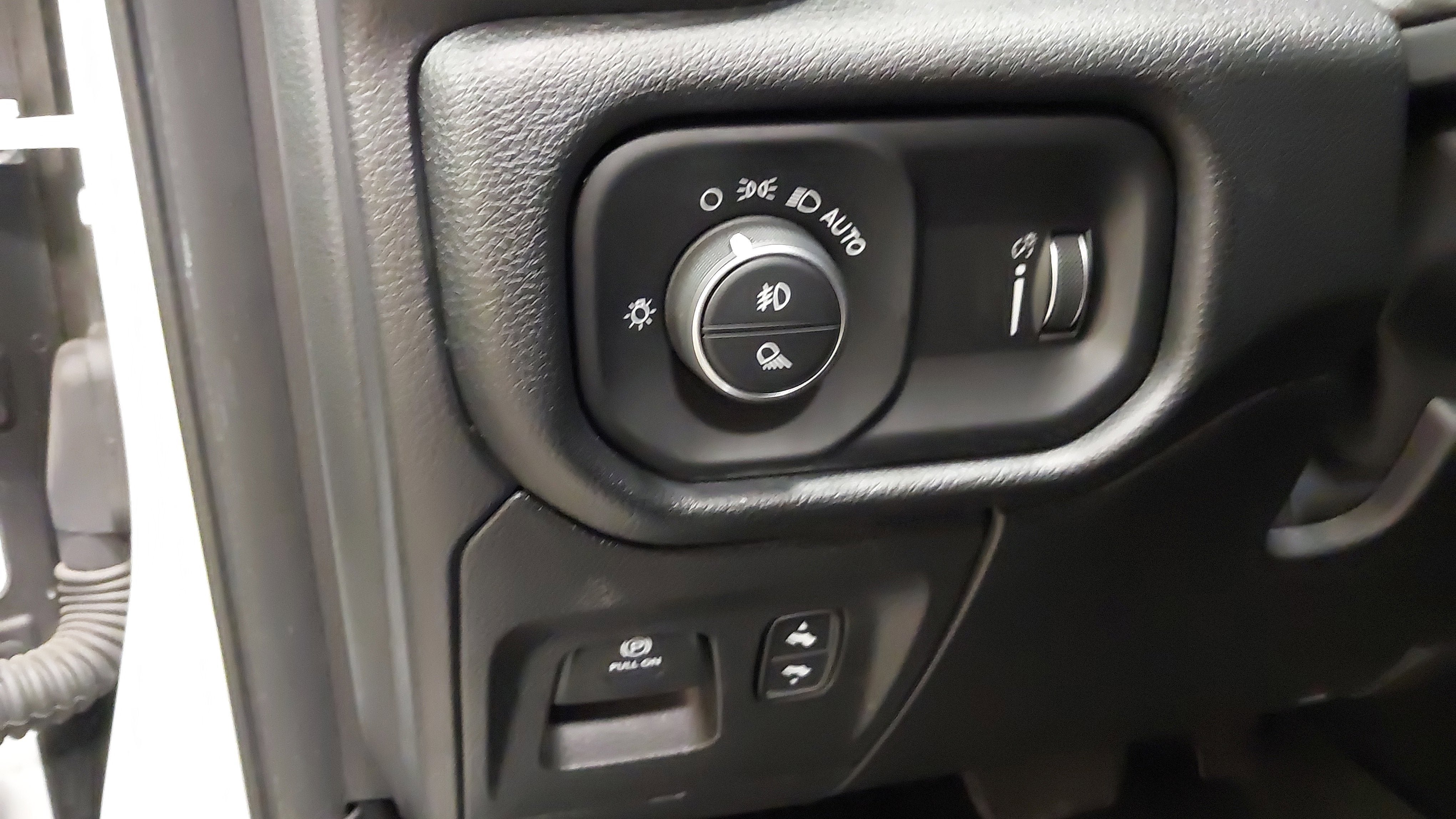 Used 2020 RAM 1500 Big Horn AWD/4WD image 23