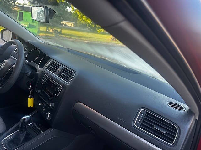 Used 2017 Volkswagen Jetta S FWD image 12