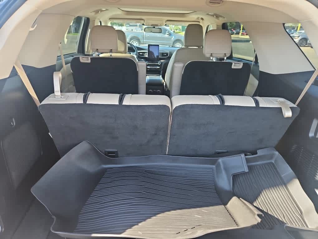 Used 2023 Ford Explorer Limited w/ Limited Technology Package RWD image 9