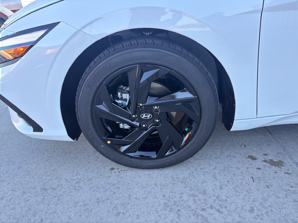 New 2026 Hyundai Elantra SEL Sport FWD image 12