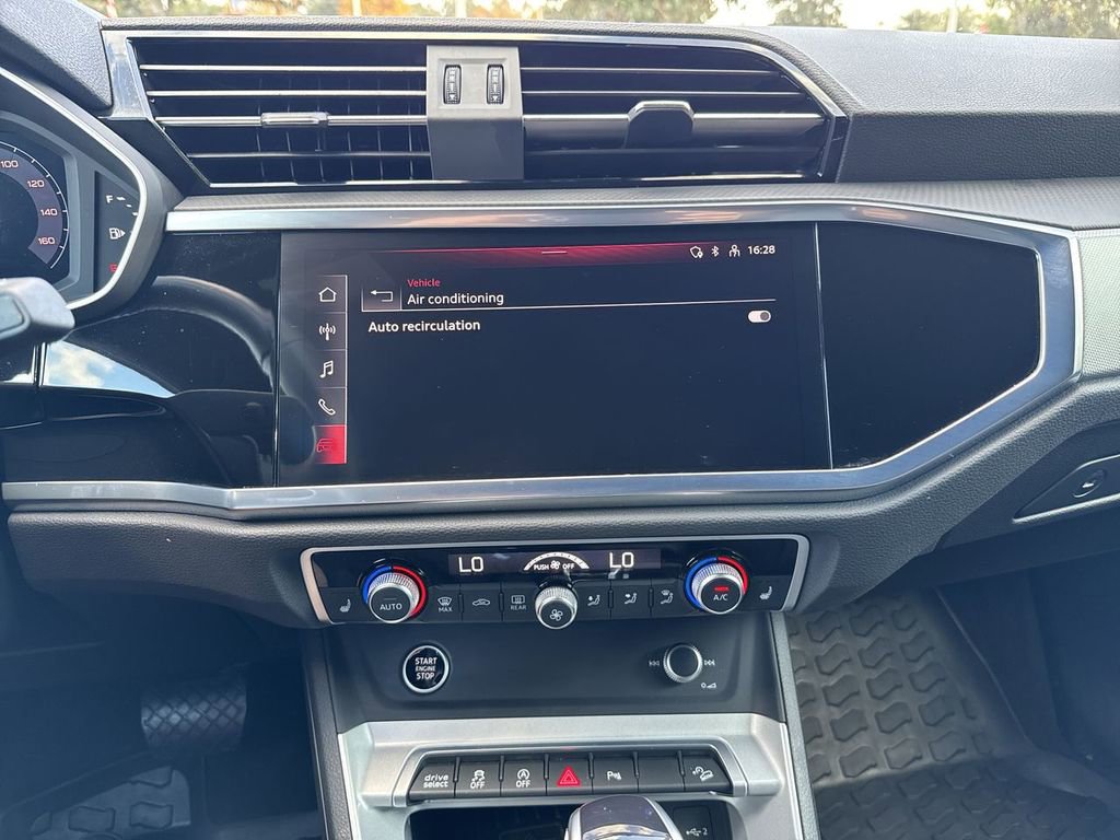 Used 2023 Audi Q3 2.0T Premium Plus image 23