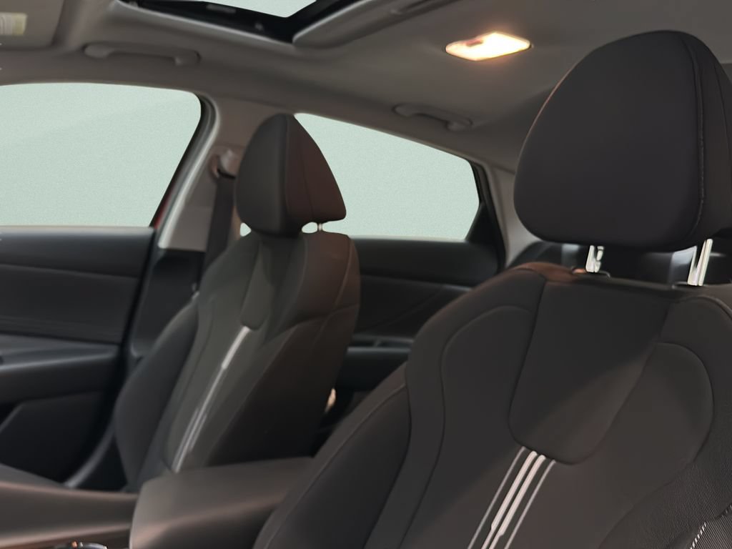 Certified 2025 Hyundai Elantra SEL FWD image 13
