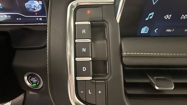 Used 2023 Chevrolet Tahoe Premier AWD/4WD image 19