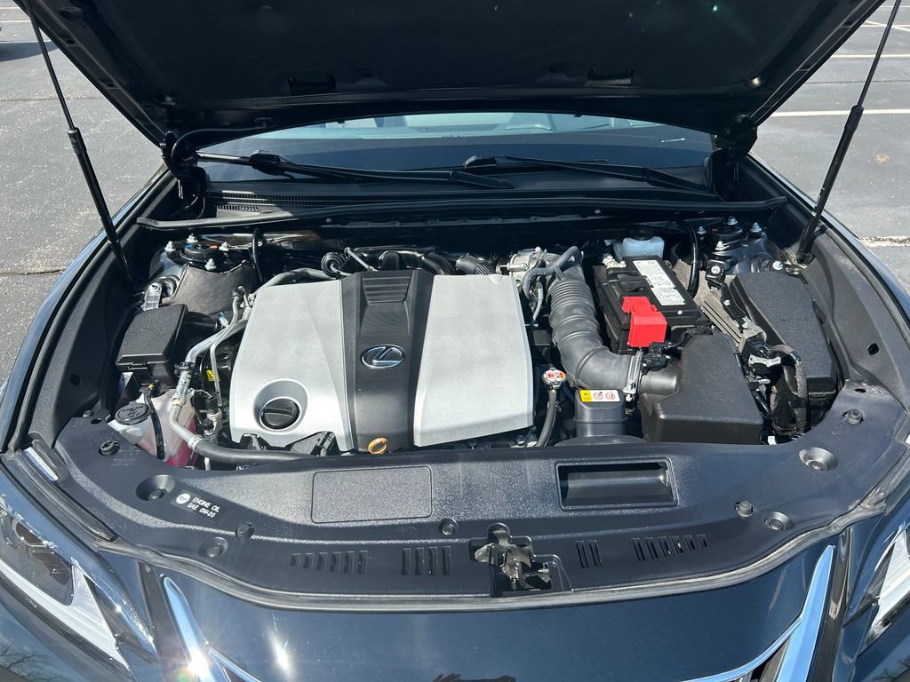 Used 2025 Lexus ES 350 Luxury w/ Accessory Package (Z1) image 29