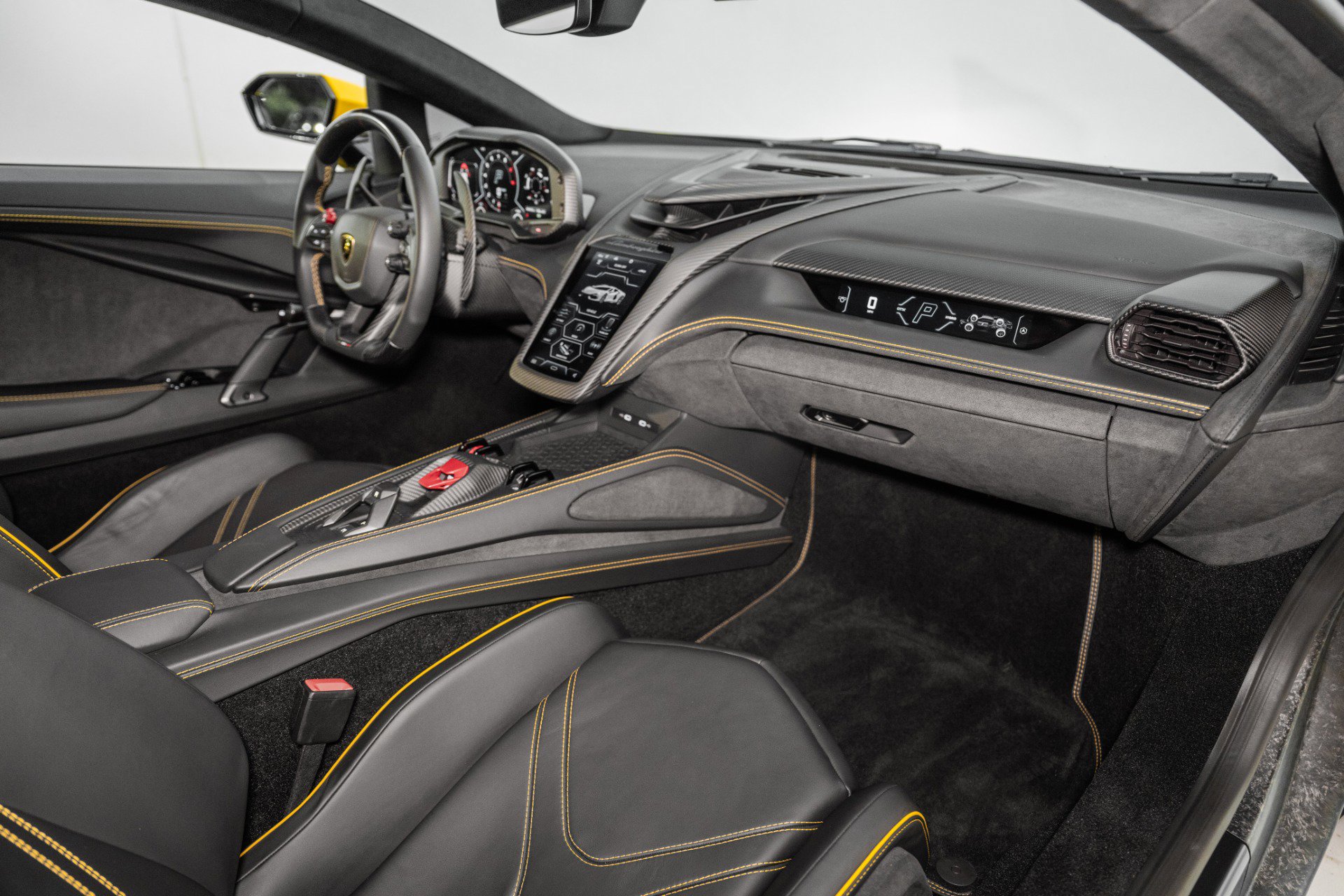 Used 2024 Lamborghini Revuelto image 26