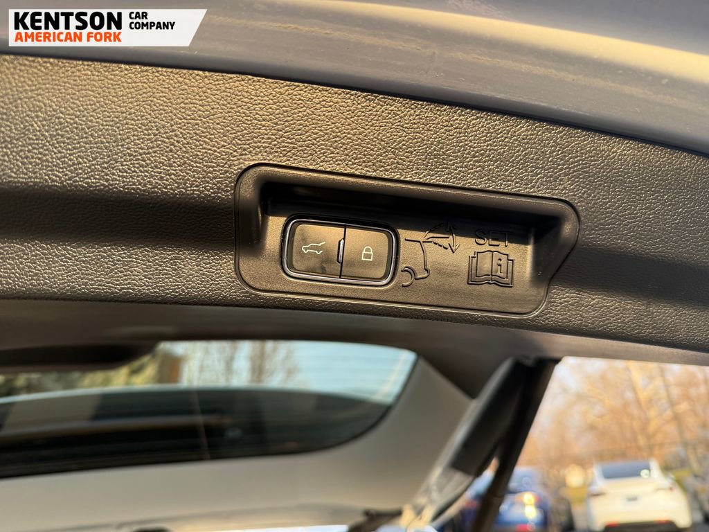 Used 2025 Ford Explorer Active image 35