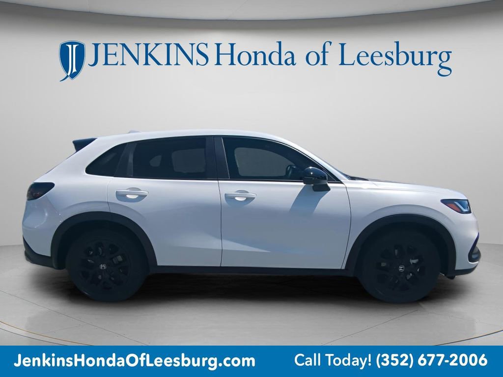 Used 2025 Honda HR-V Sport image 2