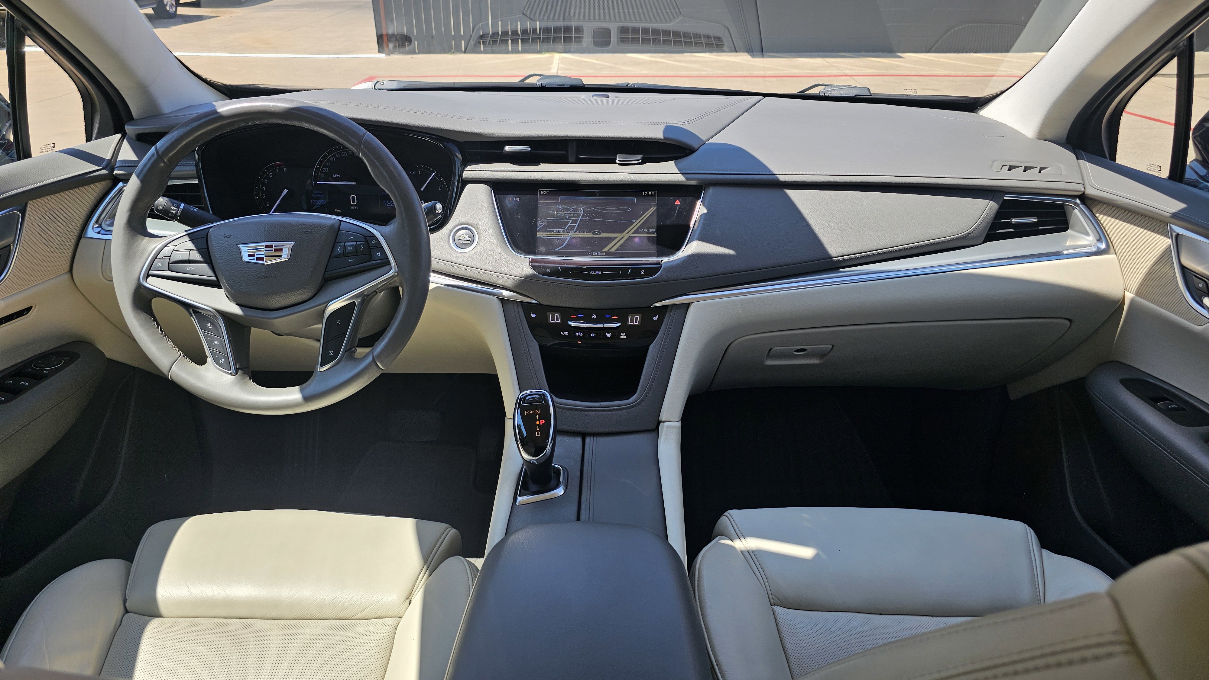 Used 2017 Cadillac XT5 Luxury w/ Driver Awareness Package FWD image 32