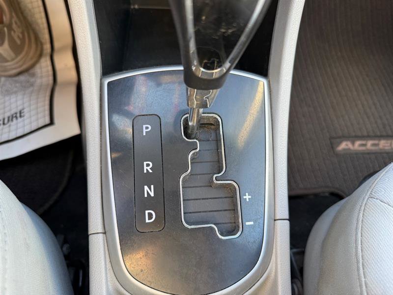 Used 2013 Hyundai Accent SE image 10