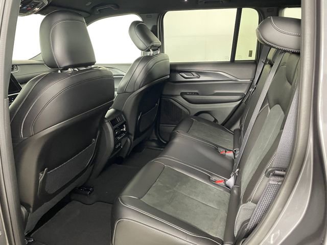 New 2025 Jeep Grand Cherokee Altitude AWD/4WD image 15