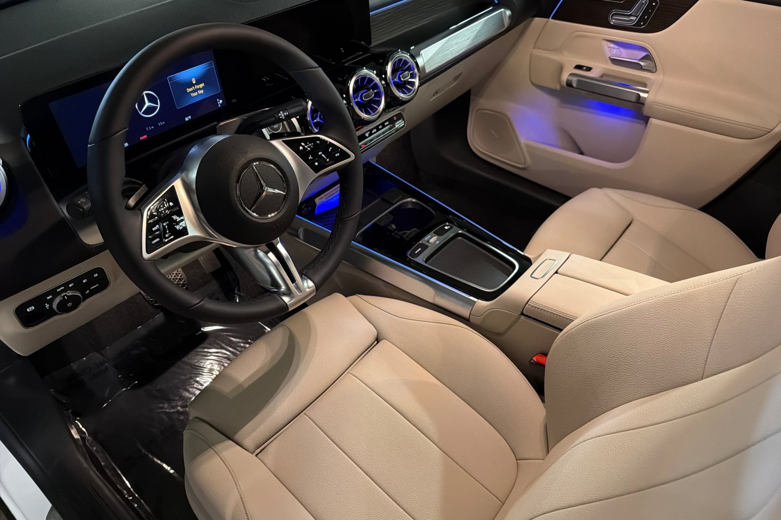 New 2026 Mercedes-Benz GLB 250 image 9