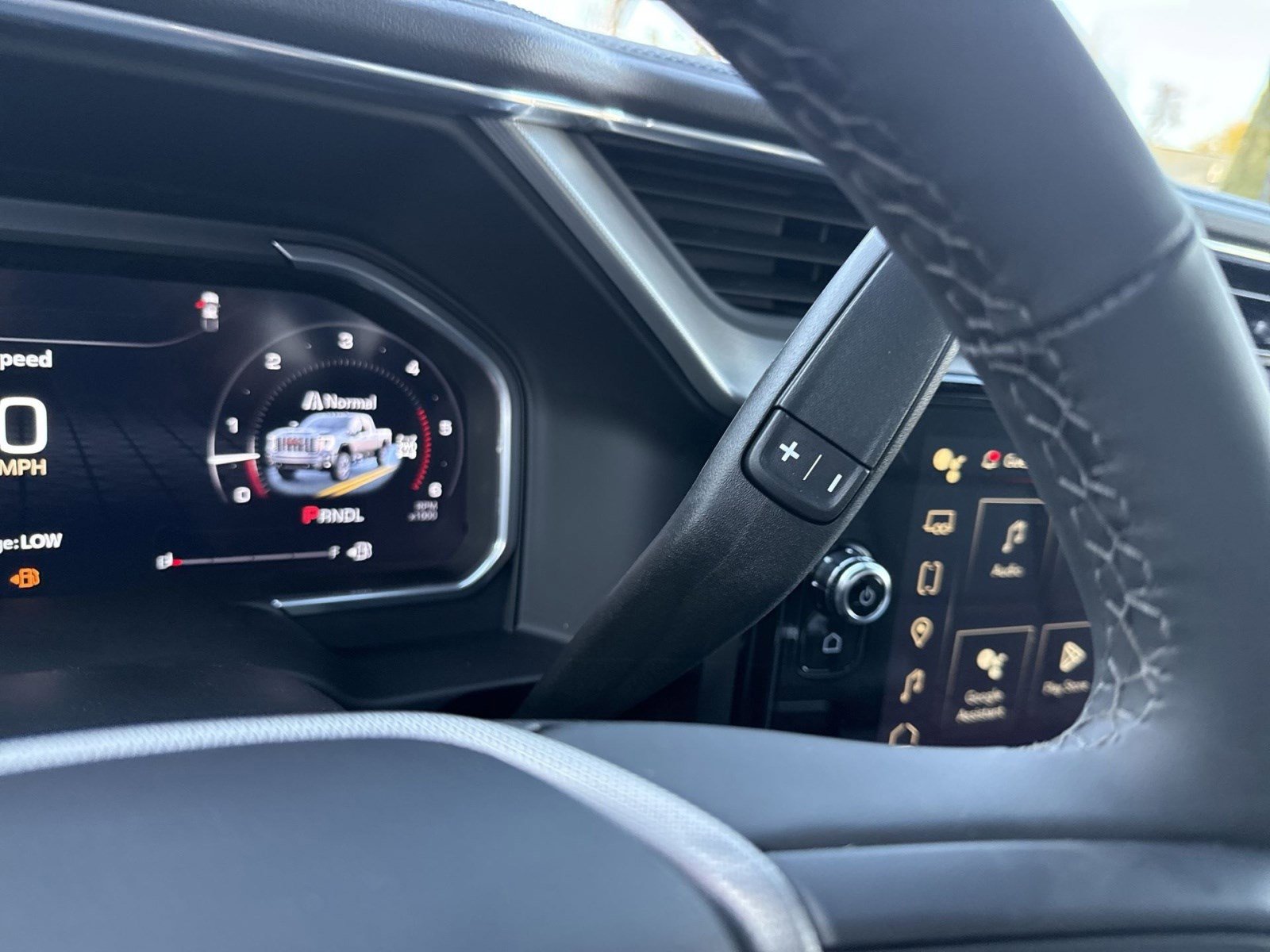 New 2026 GMC Sierra 2500 Denali w/ Denali Reserve Package image 17