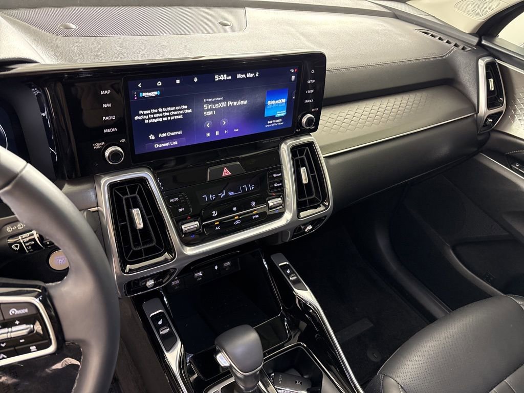 Used 2023 Kia Sorento SX image 28