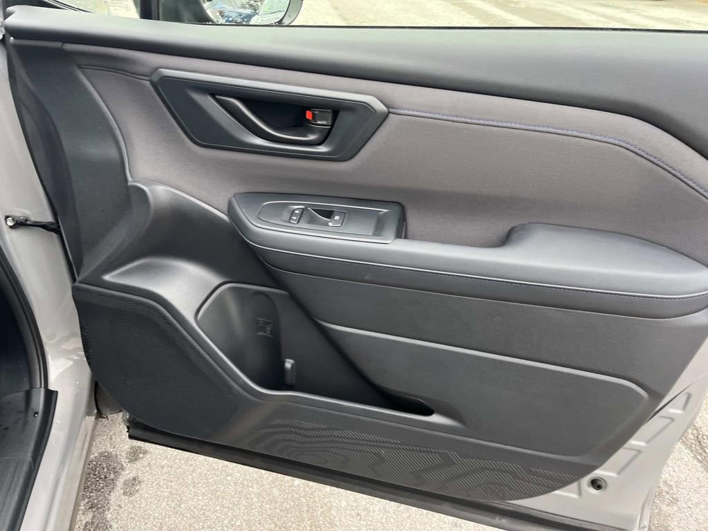 Used 2025 Subaru Forester Premium w/ Convenience Package #2 image 23