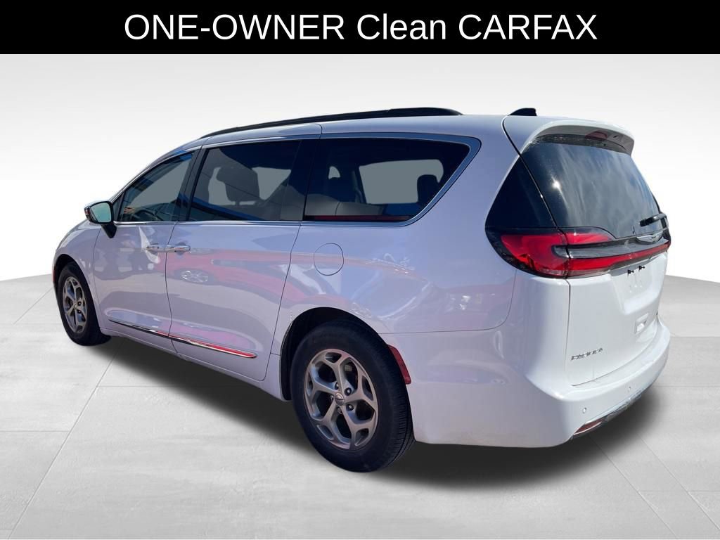 Used 2023 Chrysler Pacifica Limited image 5