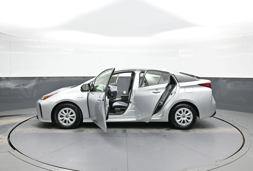 Certified 2022 Toyota Prius LE image 41