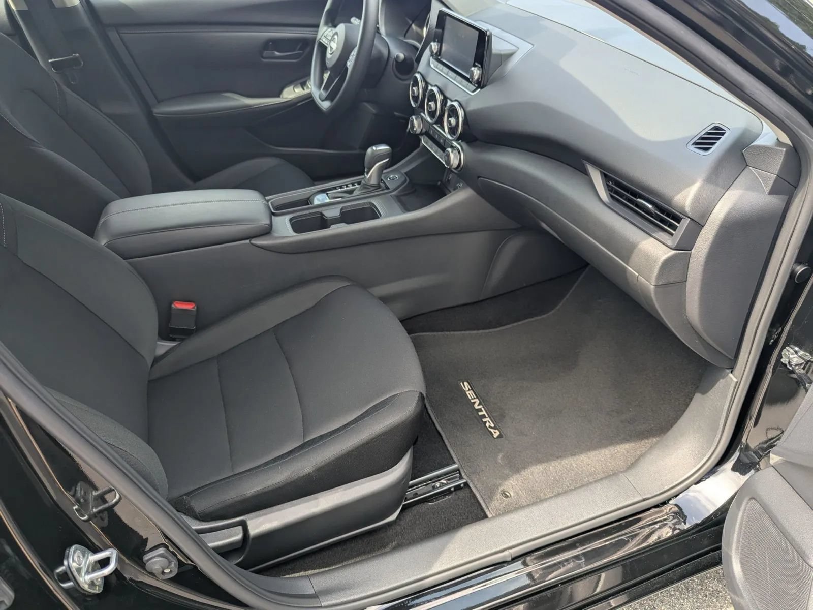 Used 2025 Nissan Sentra S FWD image 12
