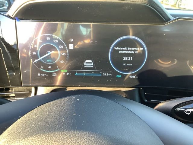 Certified 2025 Hyundai Elantra SEL image 32