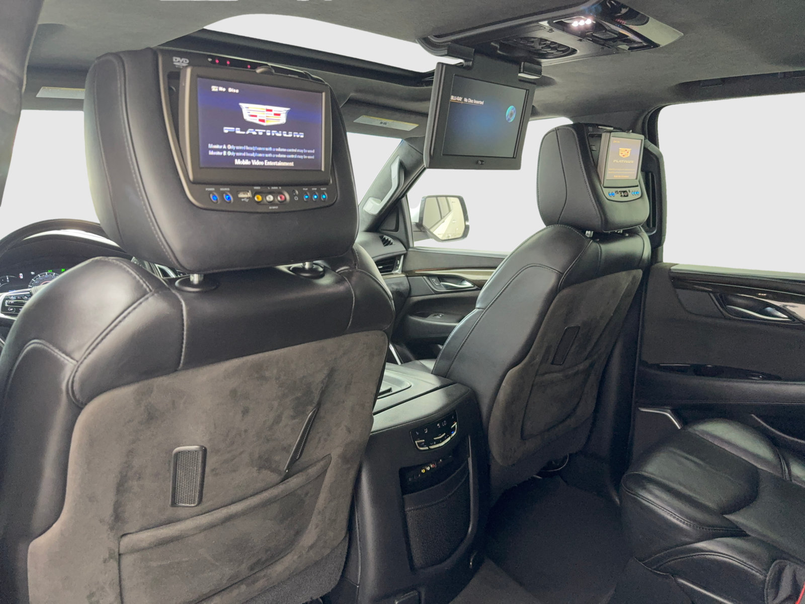 Used 2016 Cadillac Escalade Platinum AWD/4WD image 36