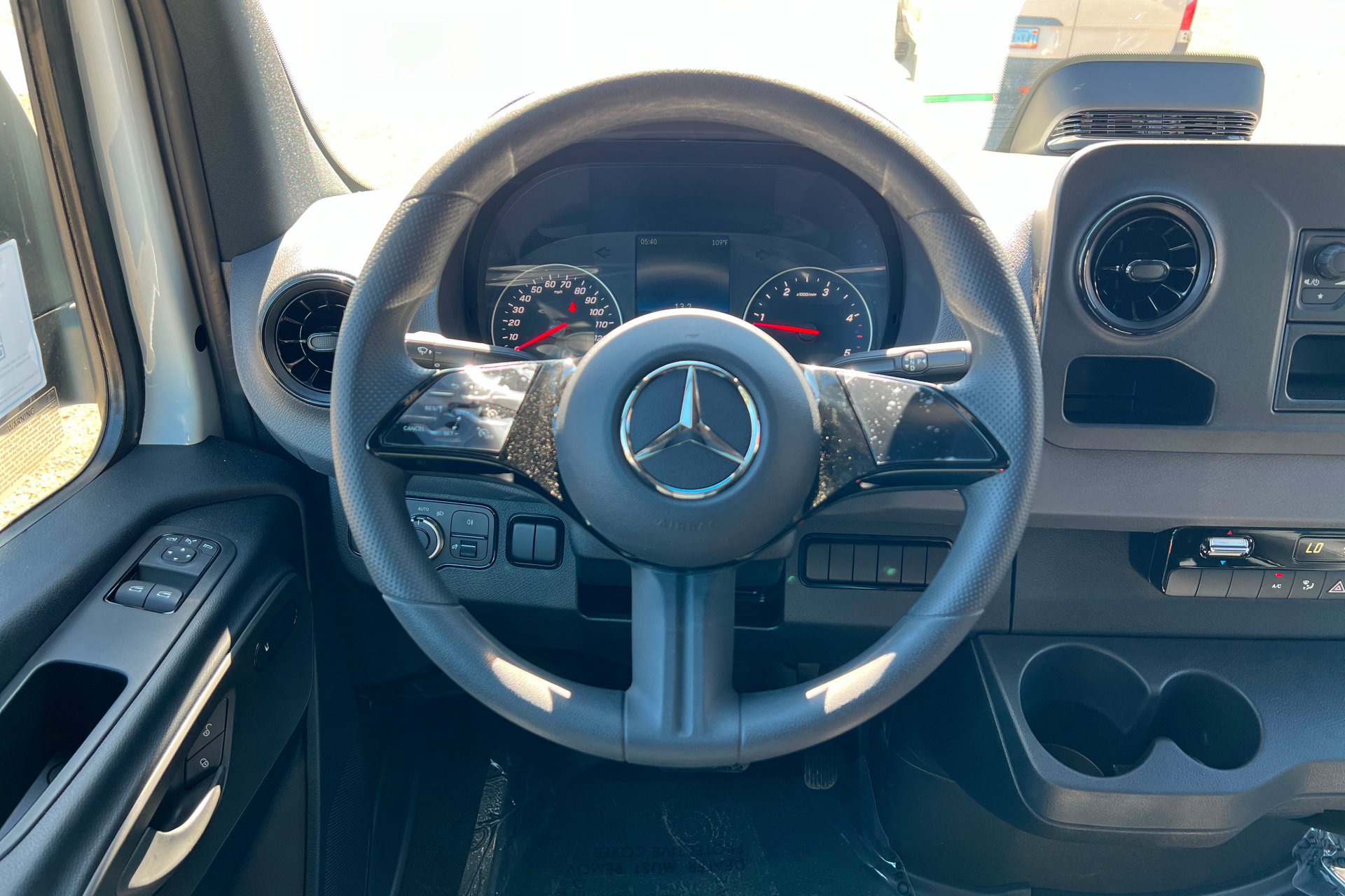 New 2025 Mercedes-Benz Sprinter 2500 image 12