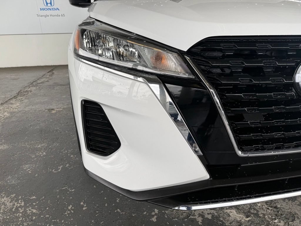 Used 2022 Nissan Kicks S FWD image 34