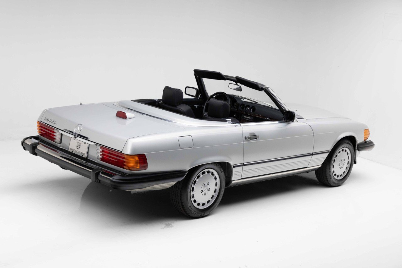 Used 1987 Mercedes-Benz 560 SL image 3