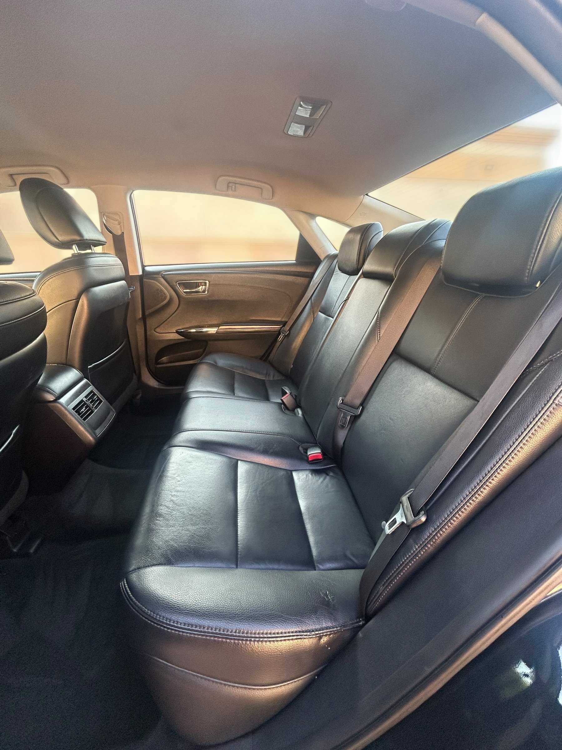 Used 2018 Toyota Avalon XLE FWD image 9