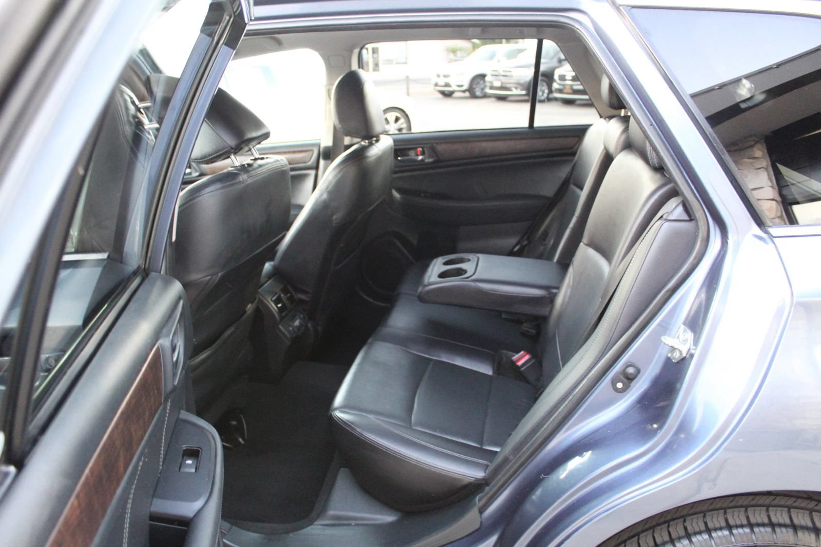 Used 2018 Subaru Outback 2.5i Limited AWD/4WD image 12