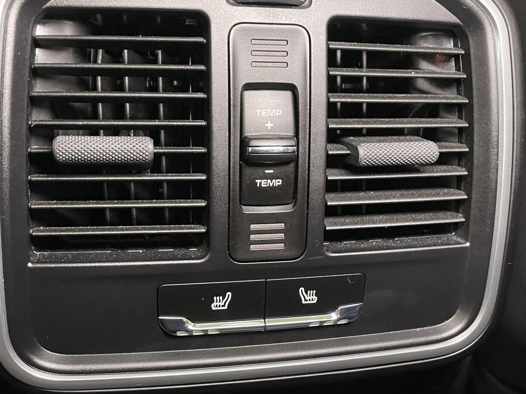 Certified 2022 Porsche Macan image 25