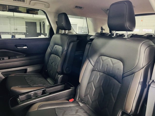 New 2026 Nissan Pathfinder Platinum image 25