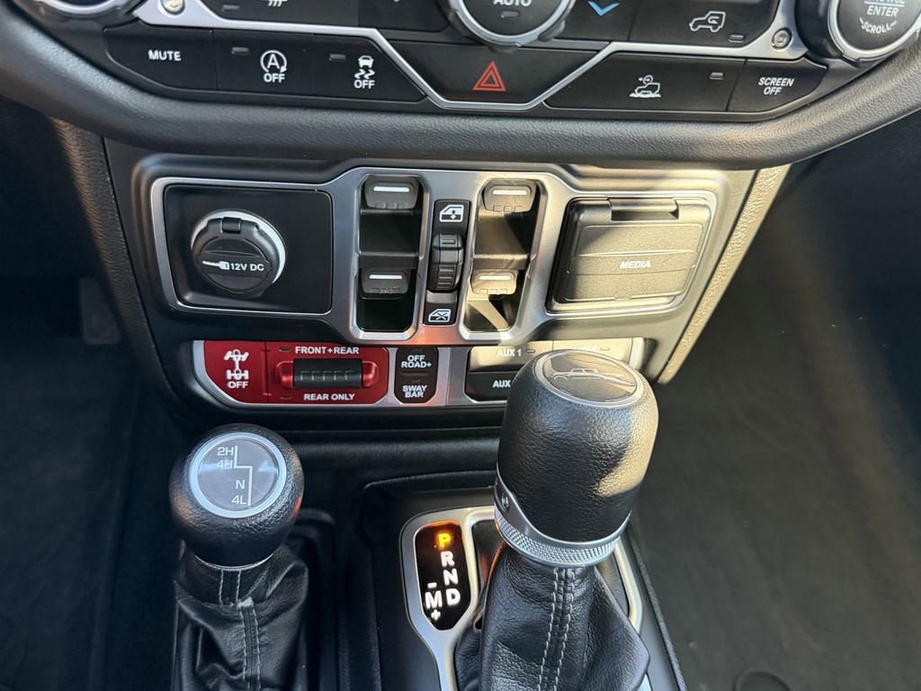 Used 2024 Jeep Gladiator Rubicon AWD/4WD image 25