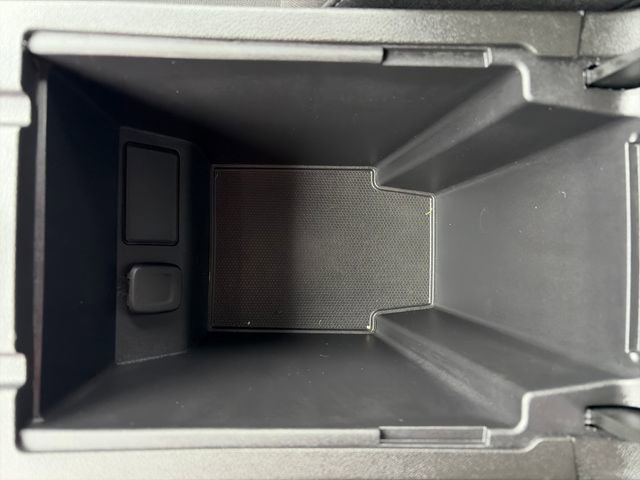 Used 2025 Chevrolet Blazer LT image 32