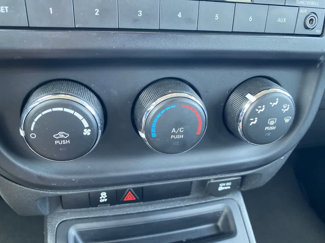 Used 2016 Jeep Patriot Sport w/ Power Value Group FWD image 16