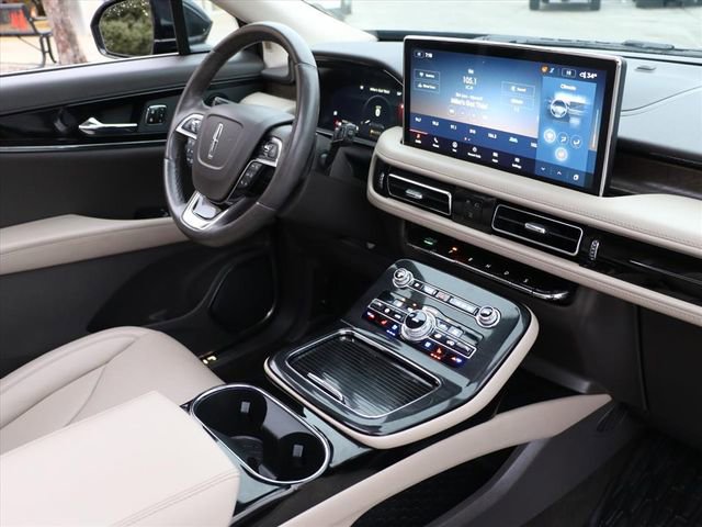 Used 2023 Lincoln Nautilus Reserve w/ Equipment Group 201A image 11