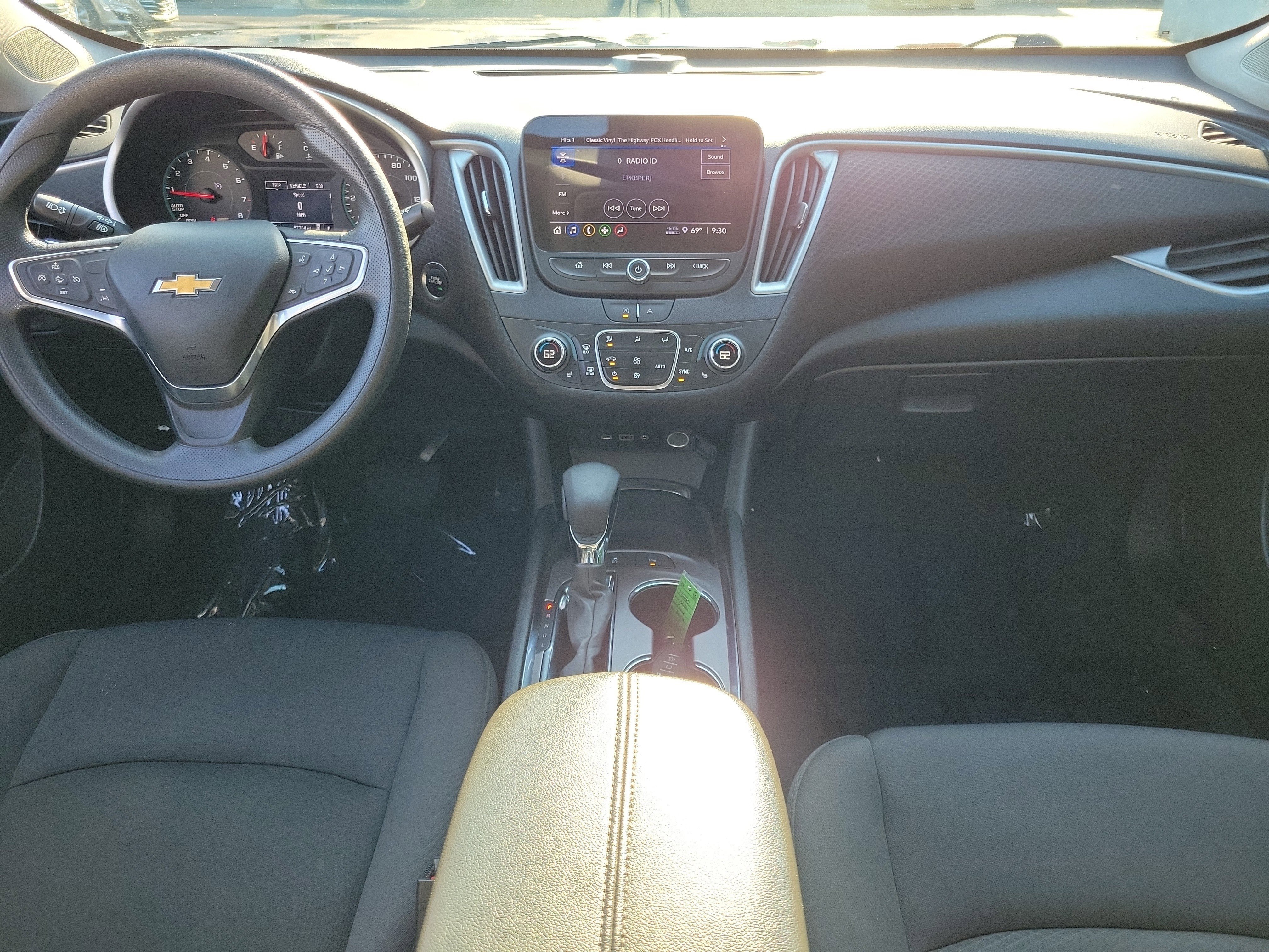 Used 2024 Chevrolet Malibu LT FWD image 9